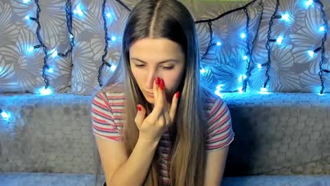 Snapshot of maggiecake chatting on 12-24-24, 03:49 Maggie online show from 12-24-24, 03:49