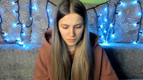 Snapshot of maggiecake chatting on 12-26-24, 12:57 Maggie online show from 12-26-24, 12:57