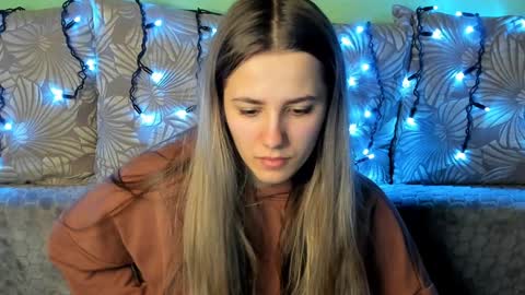 Snapshot of maggiecake chatting on 12-30-24, 01:58 Maggie online show from 12-30-24, 01:58