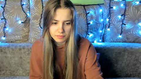 Snapshot of maggiecake chatting on 12-31-24, 01:36 Maggie online show from 12-31-24, 01:36