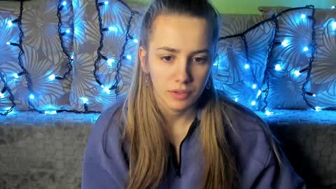 Snapshot of maggiecake chatting on 01-08-25, 04:55 Maggie online show from 01-08-25, 04:55