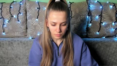 Snapshot of maggiecake chatting on 01-09-25, 02:01 Maggie online show from 01-09-25, 02:01