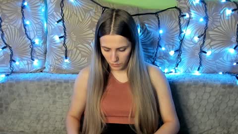 Snapshot of maggiecake chatting on 01-24-25, 01:45 Maggie online show from 01-24-25, 01:45