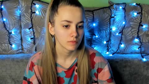 Snapshot of maggiecake chatting on 01-31-25, 05:30 Maggie online show from 01-31-25, 05:30