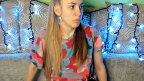 Snapshot of maggiecake chatting on 02-01-25, 03:41 Maggie online show from 02-01-25, 03:41