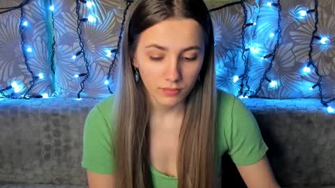 Snapshot of maggiecake chatting on 02-09-25, 01:11 Maggie online show from 02-09-25, 01:11