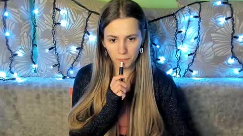 Snapshot of maggiecake chatting on 02-14-25, 04:37 Maggie online show from 02-14-25, 04:37