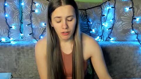 Snapshot of maggiecake chatting on 02-15-25, 01:21 Maggie online show from 02-15-25, 01:21