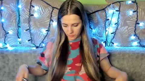 Snapshot of maggiecake chatting on 02-16-25, 01:36 Maggie online show from 02-16-25, 01:36