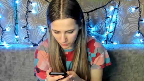 Snapshot of maggiecake chatting on 02-16-25, 04:42 Maggie online show from 02-16-25, 04:42