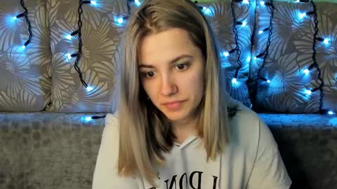 Snapshot of maggiecake chatting on 03-09-25, 05:22 Maggie online show from 03-09-25, 05:22