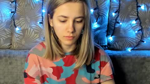 Snapshot of maggiecake chatting on 03-11-25, 07:26 Maggie online show from 03-11-25, 07:26