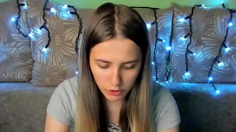 Snapshot of maggiecake chatting on 10-20-25, 01:50 Maggie online show from 10-20-25, 01:50