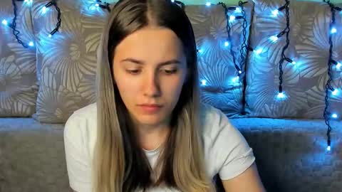 Snapshot of maggiecake chatting on 10-23-25, 02:22 Maggie online show from 10-23-25, 02:22