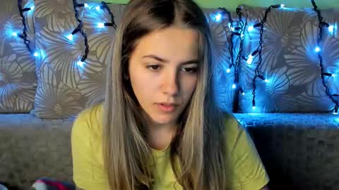 Snapshot of maggiecake chatting on 11-04-25, 04:00 Maggie online show from 11-04-25, 04:00