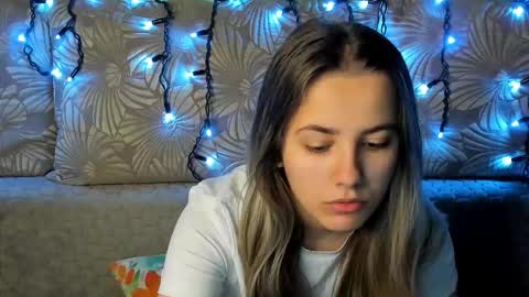 Snapshot of maggiecake chatting on 12-02-25, 03:01 Maggie online show from 12-02-25, 03:01