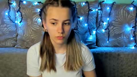 Snapshot of maggiecake chatting on 12-04-25, 12:09 Maggie online show from 12-04-25, 12:09