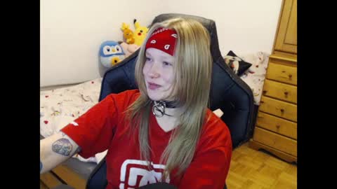 Snapshot of maggieswaggy chatting on 01-11-25, 07:38 Magdalene Swaggy online show from 01-11-25, 07:38