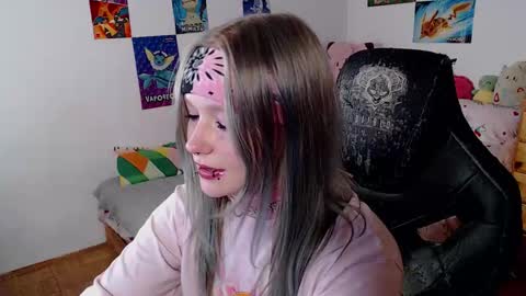 Snapshot of maggieswaggy chatting on 10-01-25, 08:15 Magdalene Swaggy online show from 10-01-25, 08:15