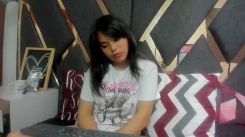 Snapshot of maggyx_69 chatting on 06-20-26, 04:32 Kimy online show from 06-20-26, 04:32