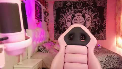 Claire online show from 02-12-25, 06:09