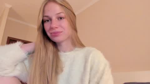 Alice  online show from 11-23-25, 01:55