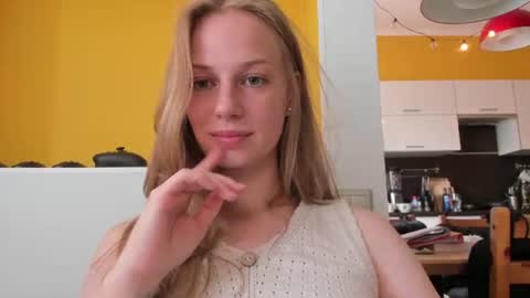 Snapshot of magic_couple13 chatting on 08-05-26, 01:58 Alice online show from 08-05-26, 01:58