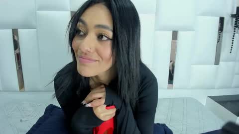 Isa  online show from 09-24-25, 08:01