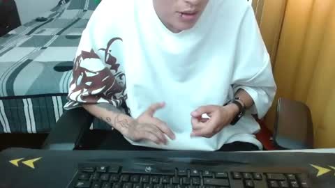 Snapshot of magic_jadee chatting on 06-17-26, 05:03 Jade online show from 06-17-26, 05:03
