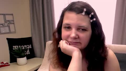 Snapshot of magic_kristy chatting on 05-13-26, 07:39 Kristy online show from 05-13-26, 07:39