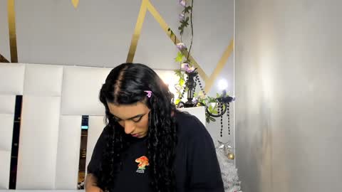 Snapshot of magic_marg chatting on 12-12-24, 08:43 Marge online show from 12-12-24, 08:43