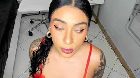 Snapshot of magic_marg chatting on 01-13-25, 08:48 Marge online show from 01-13-25, 08:48