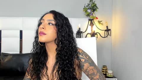 Snapshot of magic_marg chatting on 01-25-25, 09:35 Marge online show from 01-25-25, 09:35