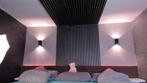 Snapshot of magic_marg chatting on 01-14-26, 10:36 Marge online show from 01-14-26, 10:36