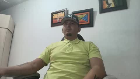 Snapshot of magic_milk23 chatting on 10-28-25, 05:11 magic_milk23 online show from 10-28-25, 05:11