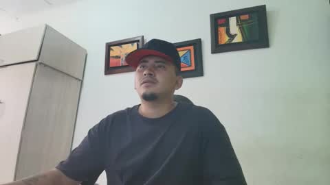 Snapshot of magic_milk23 chatting on 11-18-25, 06:45 magic_milk23 online show from 11-18-25, 06:45