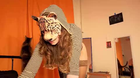 Snapshot of magic_mini_moon chatting on 02-18-26, 07:54 Mikky or Moon online show from 02-18-26, 07:54