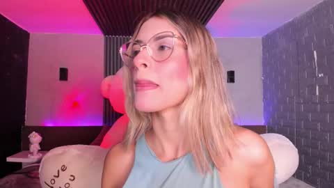 Snapshot of magic_rouse chatting on 02-15-26, 05:04 M Rss online show from 02-15-26, 05:04