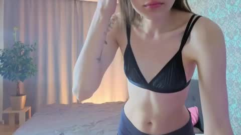 Snapshot of magic_shy chatting on 04-25-26, 01:41 Merry online show from 04-25-26, 01:41
