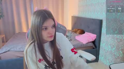 Snapshot of magic_shy chatting on 05-20-26, 01:56 Merry online show from 05-20-26, 01:56