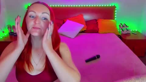 Snapshot of magiceyess chatting on 12-05-24, 07:38 Lili and Bella online show from 12-05-24, 07:38