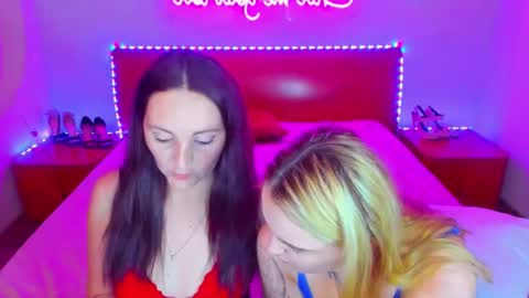 Snapshot of magiceyess chatting on 12-07-24, 11:29 Lili and Bella online show from 12-07-24, 11:29
