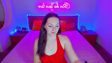 Snapshot of magiceyess chatting on 12-08-24, 07:15 Lili and Bella online show from 12-08-24, 07:15