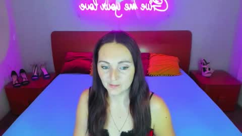 Snapshot of magiceyess chatting on 12-20-24, 08:28 Lili and Bella online show from 12-20-24, 08:28