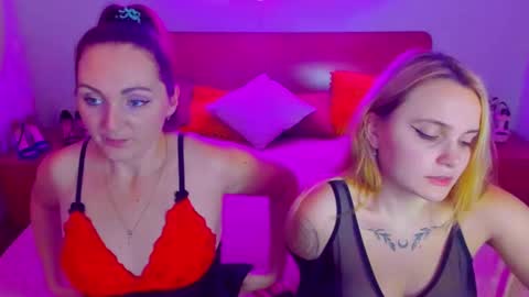 Snapshot of magiceyess chatting on 12-27-24, 08:02 Lili and Bella online show from 12-27-24, 08:02