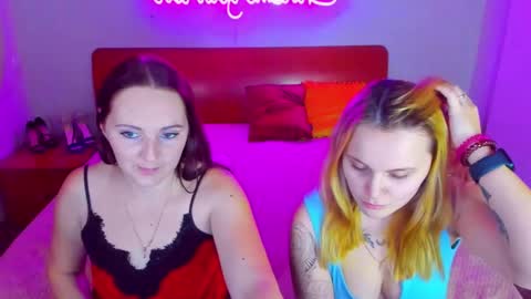 Snapshot of magiceyess chatting on 01-16-25, 10:53 Lili and Bella online show from 01-16-25, 10:53