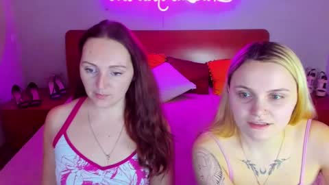 Snapshot of magiceyess chatting on 02-02-25, 07:20 Lili and Bella online show from 02-02-25, 07:20