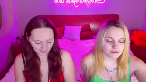 Snapshot of magiceyess chatting on 02-08-25, 07:26 Lili and Bella online show from 02-08-25, 07:26