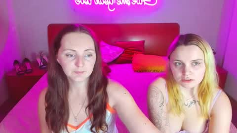 Snapshot of magiceyess chatting on 02-16-25, 10:10 Lili and Bella online show from 02-16-25, 10:10