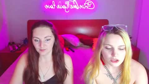 Snapshot of magiceyess chatting on 02-18-25, 10:38 Lili and Bella online show from 02-18-25, 10:38